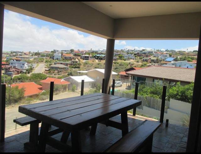 4 BEDROOM HOUSE FOR SALE IN DANA BAY